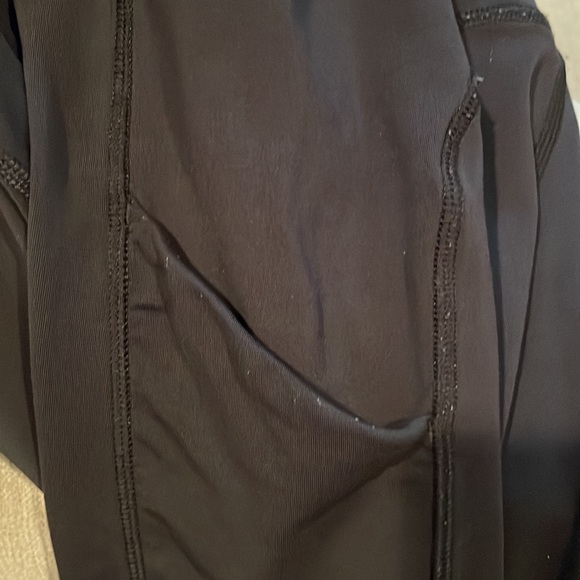 Lululemon size 4 black full length leggings - Picture 7 of 8